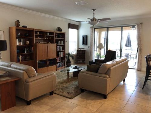 352 Laurel Falls Dr, Ruskin, FL 33572-3134