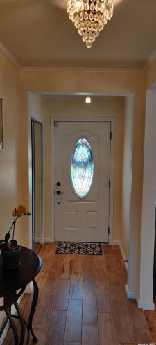 6 Amherst Rd, Hicksville, NY 11801-4814