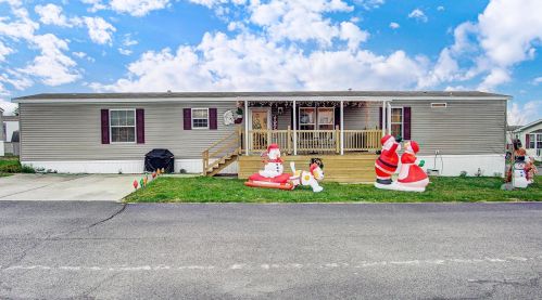 4795 Snowdrift Ln, Zanesville, OH 43701-7098