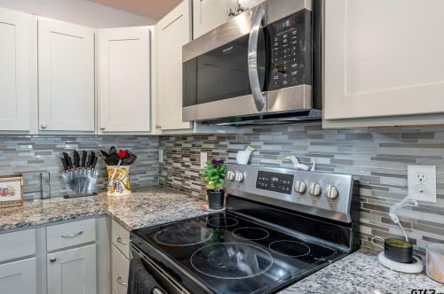 215 Landers St, West Mineola, TX 75773-2812