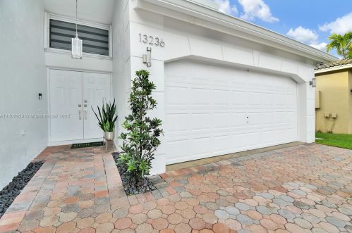 13236 52nd St, Hollywood FL  33027-5455 exterior