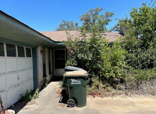 101 Deepwood Dr, Georgetown TX 78628-8304 exterior