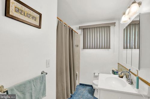 29 Holly Rd, Southampton PA 18966-3029 exterior