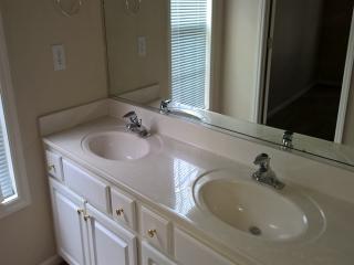 107 Charlotte Ct, Winston Salem NC  27103-5996 exterior