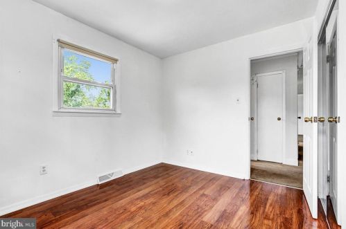 305 Shawnee Trl, Browns Mills NJ  08015-6119 exterior