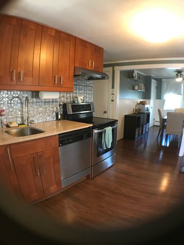 4 Macarthur Rd, Plainville, CT 06062-2421