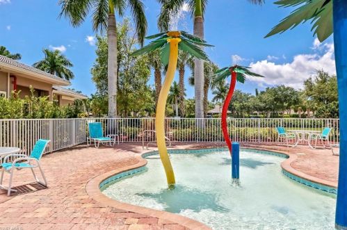14318 Manchester Dr, Naples FL  34114-8626 exterior