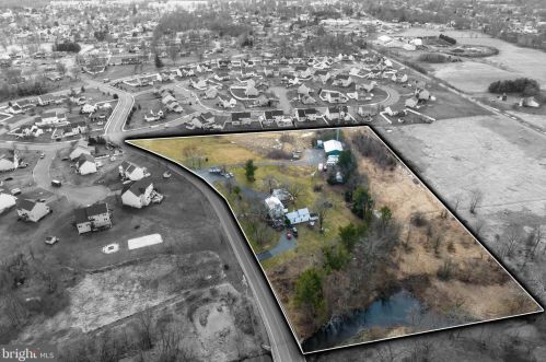 124 Smith Rd, Gilbertsville, PA 19525-9464