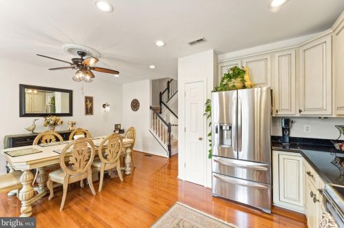 6352 Cullen Pl, Haymarket VA  20169-5400 exterior