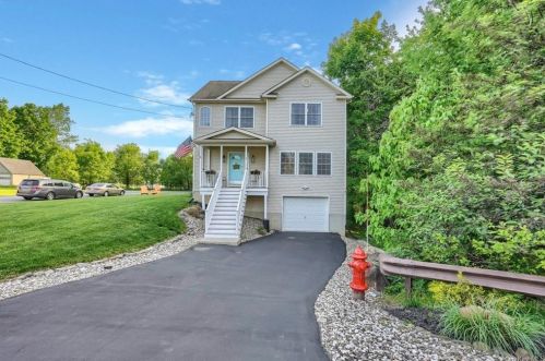 2 Matthews Ct, Middletown, NY 10940-1205