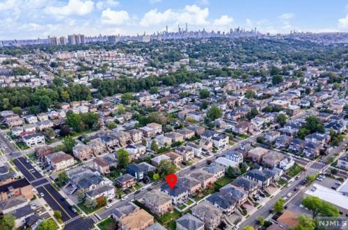 327 3rd St, Palisades Park NJ  07650-1767 exterior