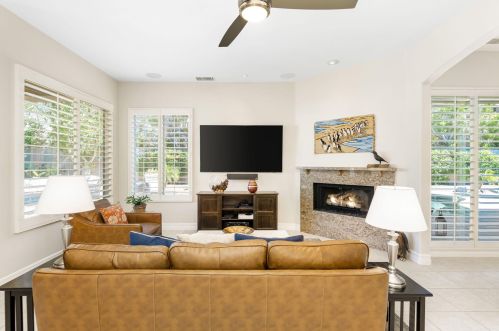 8 King Edward Ct, Rancho Mirage CA  92270-1621 exterior