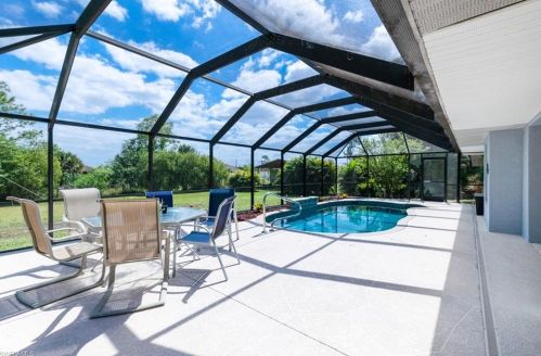 814 Thompson Ave, Lehigh Acres FL 33972-3312 exterior