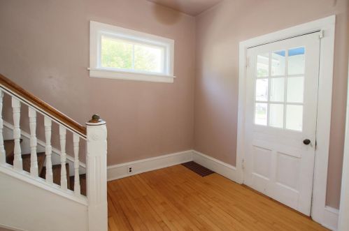 1023 Mount Vernon St, Oshkosh, WI 54901-3855