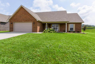 2732 Barsha Fields Ln, Maryville, TN 37804-3096
