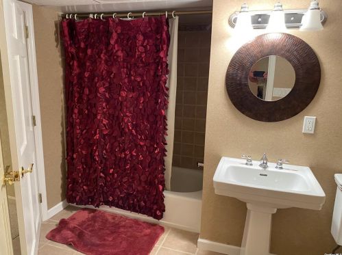 2254 Merokee Pl, North Bellmore NY  11710-3324 exterior