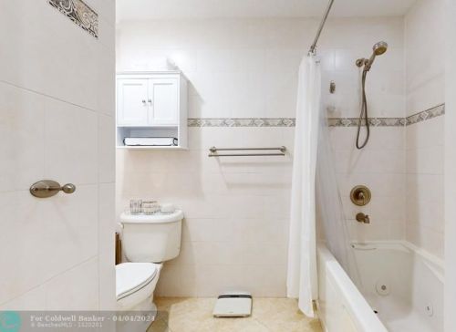 9015 10 St, Hollywood FL 33025-4520 exterior