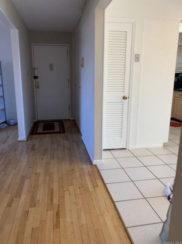 11 Revere Ct, Airmont, NY 10901-7410