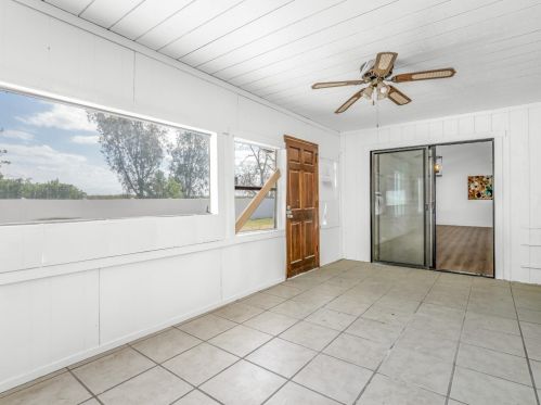 855 Mount Whitney Ave, Laton CA  93242-9724 exterior