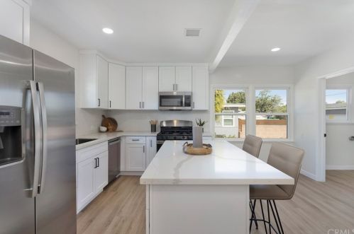 325 Cherry St, Brea CA  92821-6526 exterior