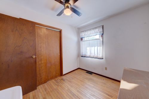 490 Toledo Ave, Marion OH  43302-2145 exterior