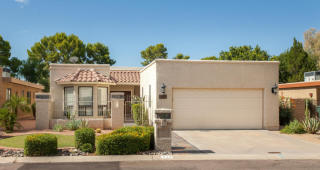 233 Canterbury Ln, Phoenix, AZ 85023-6284