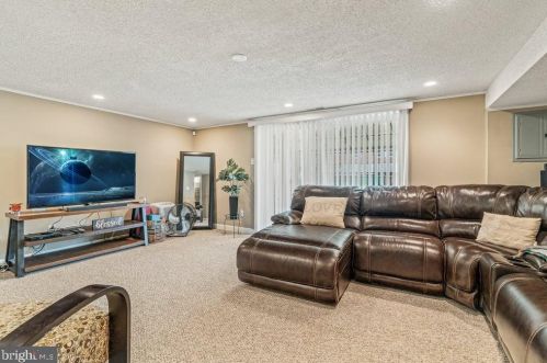 3141 Byberry Rd, Philadelphia, PA 19154-1813