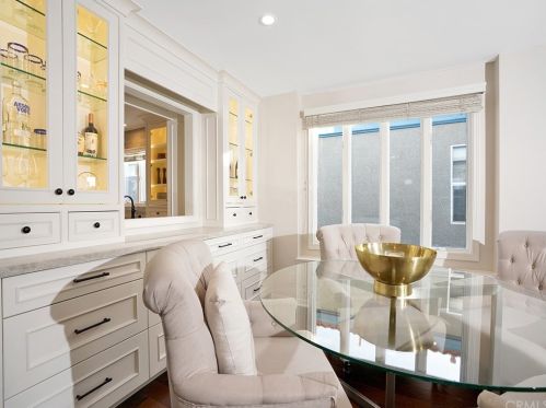 226 9 St, Huntington Beach CA 92648-4635 exterior