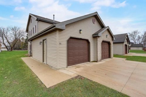 101 Waverly Dr, Cambridge, WI 53523-9245
