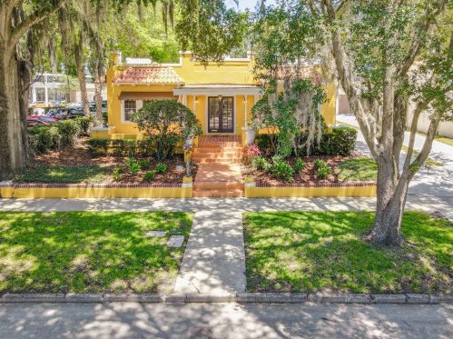 121 Wisteria Ave, Orlando, FL 32806-2120