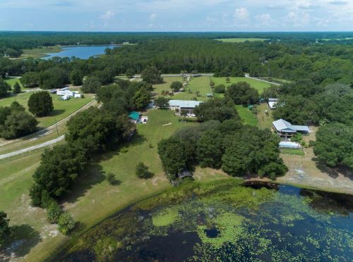 6737 180th Avenue Rd, Ocklawaha FL  32179-7002 exterior
