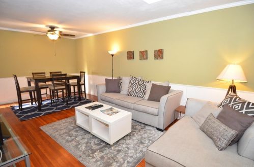 1160 Grand Ave, San Diego CA 92109-4272 exterior