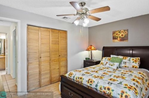 19621 58 Ave, Hialeah FL  33015-4909 exterior