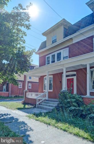 245 Emerald St, Harrisburg, PA 17110-1818