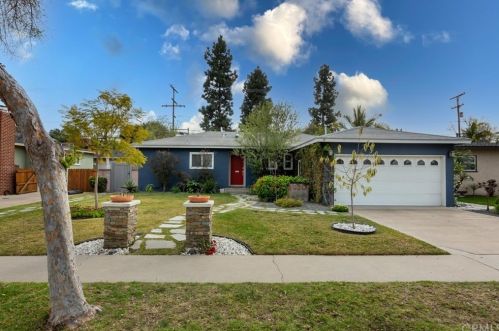 5930 Walton St, Long Beach, CA 90815-1352