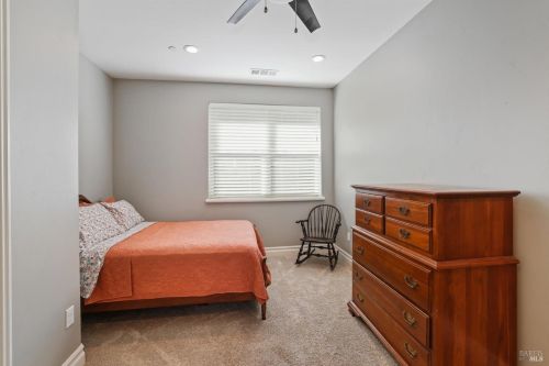 2054 Zinfandel Ct, Vacaville CA  95688-2829 exterior