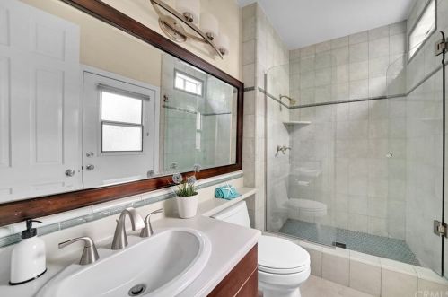 6471 Morningside Dr, Huntington Beach CA  92648-6106 exterior