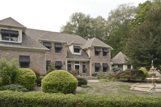 826 Shore Dr, Kinnelon, NJ 07405-2154