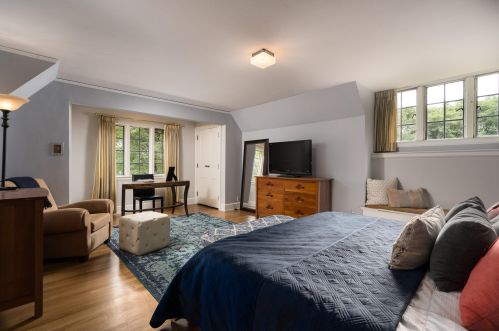 6578 Washington Cir, Milwaukee WI 53213-2460 exterior