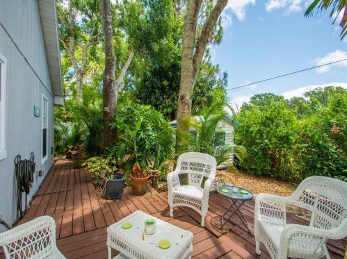 1166 37 Ave, Vero Beach FL 32960-2534 exterior