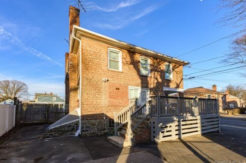 77 Bradley St, Bridgeport, CT 06610-2004
