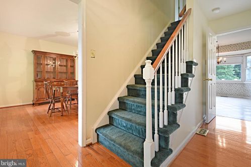 122 Heather Hill Dr, Downingtown, PA 19335-1826