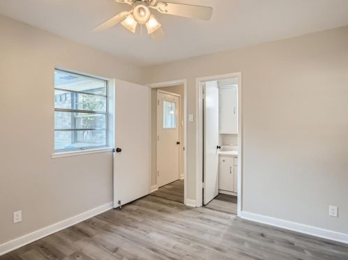 1922 Muret St, Irving TX 75062-6972 exterior