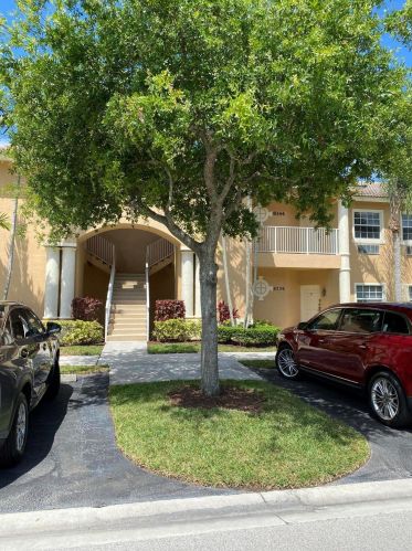 8336 Mulligan Cir, Fort Pierce, FL
