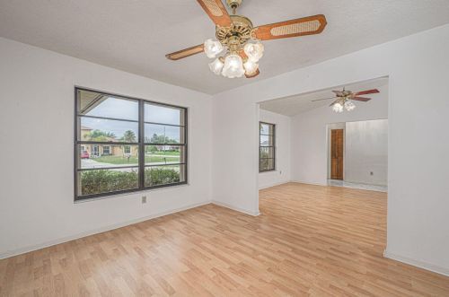 201 Volkerts Ter, Fort Pierce, FL 34983-3750