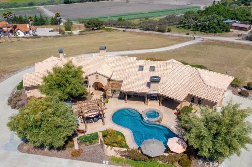230 Phelan Ranch Way, Pismo Beach CA  93420-5525 exterior