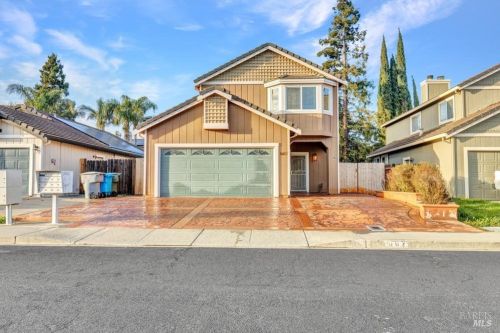 667 Poppy Cir, Vacaville CA  95687-7252 exterior