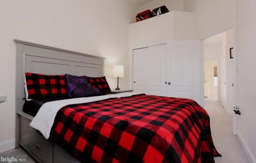 2472 Sylvan Moor Ln, Woodbridge VA  22191-6354 exterior