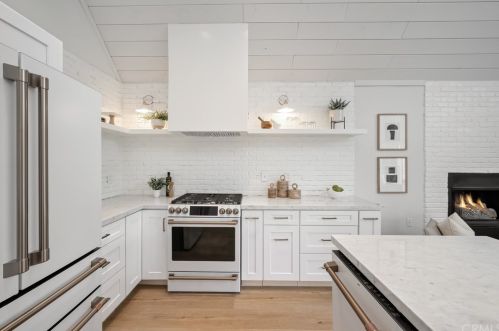 502 Le Point St, Pismo Beach CA  93420-2828 exterior