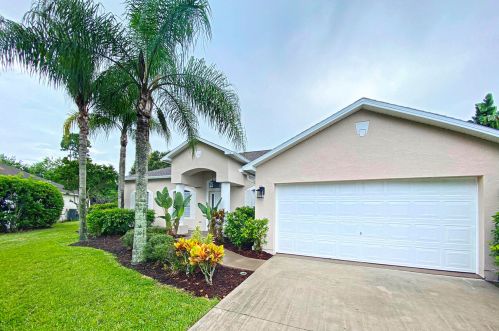263 37th Dr, Vero Beach, FL 32968-3169